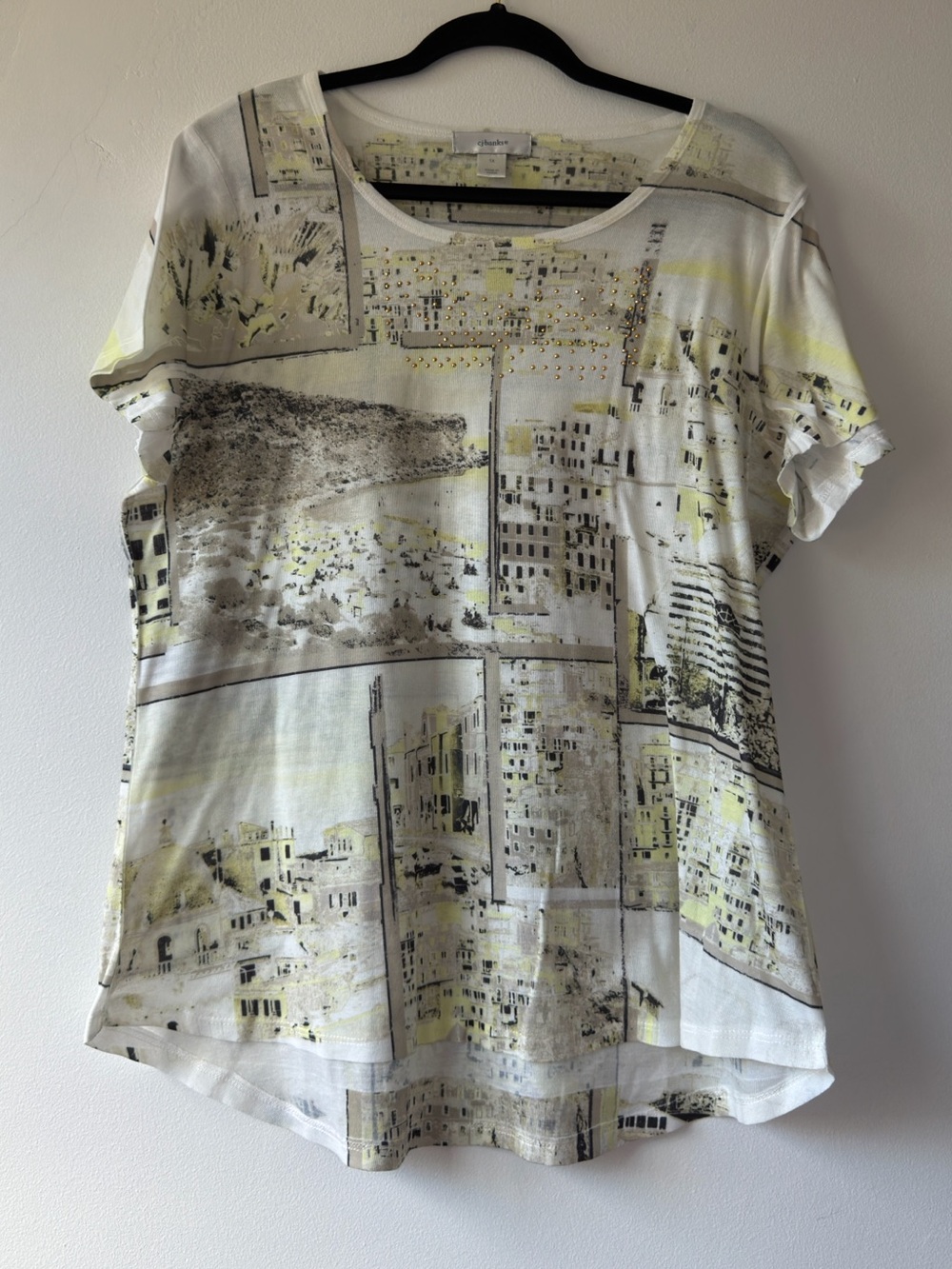 CJ Banks Relaxed Scoop Neck Short Sleeve Top in White and Yellow Size 1X